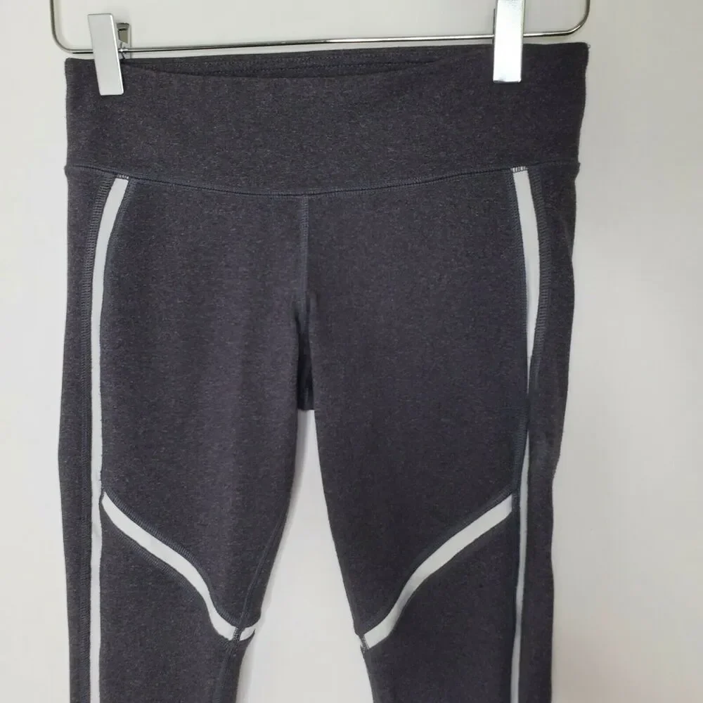ALO Yoga Continuity Leggings XS-S Gray White Stripes Contour Active